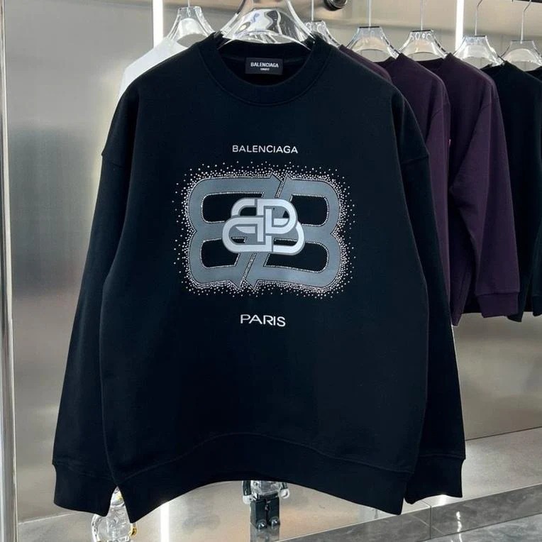 From Retro to Futuristic: How Fashion Will Evolve in&nbsp;2025