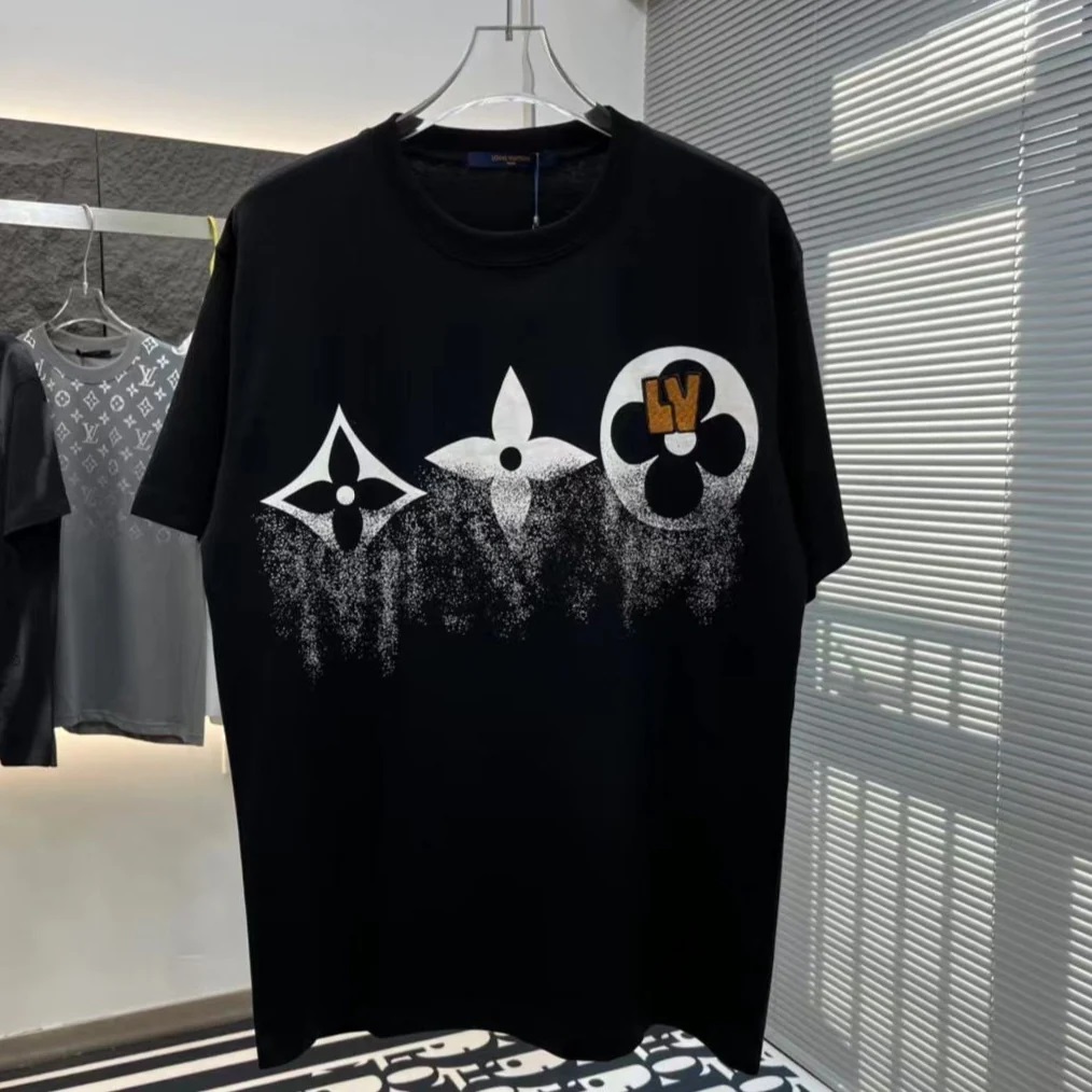 Elevated Essentials: The New Era of Men’s&nbsp;T-Shirts